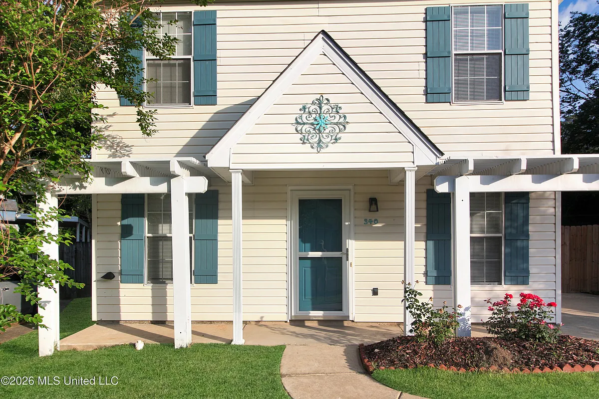 Building Photo - 340 N Grove Cir