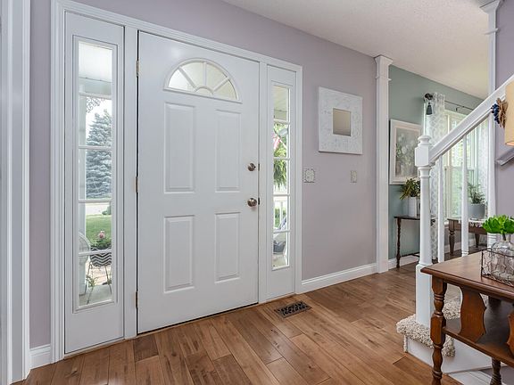 2nd image of 2681 Eagle Harbor Ave