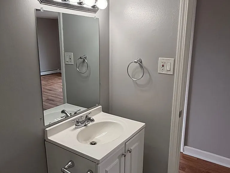 Crestline Villas Apartments — Photo 13