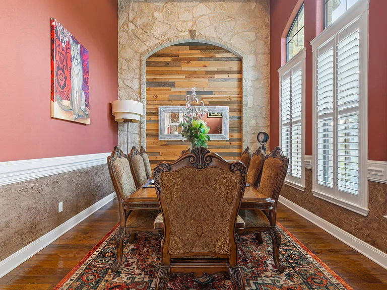 8464 Spicewood Springs Rd — Photo 8