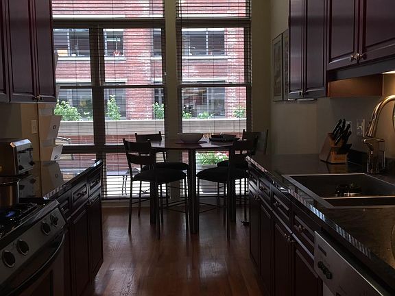 2nd image of 324 N Jefferson St APT 303