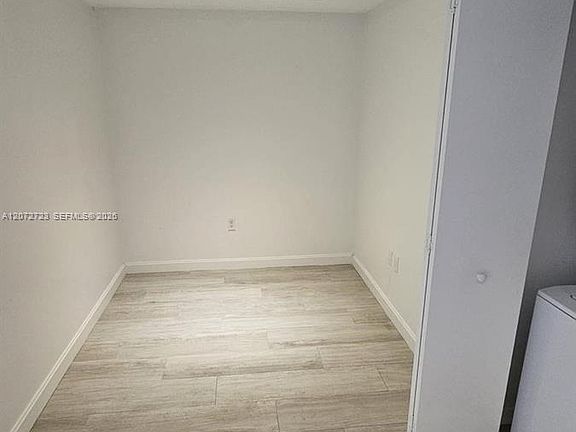 4th image of 45 SW 9th St APT 2102