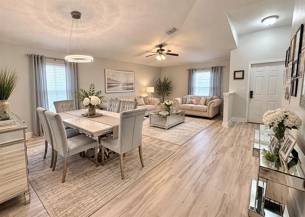 3 bed, 2.0 bath, 2082 sqft, $2,990 — Photo 4