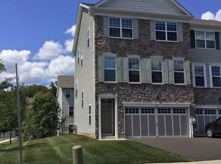 833 Chestnut Ct, Langhorne, PA 19047