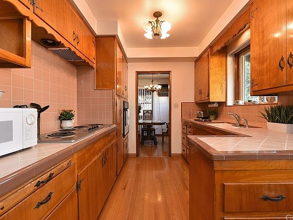 5th image of 1338 E Thelborn St