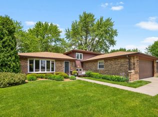 1450 71st St, Downers Grove, IL 60516