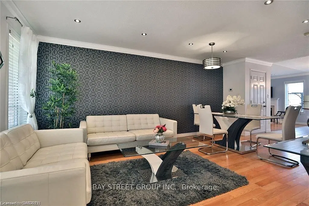 4 bed, $4,100 — Photo 4