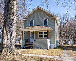 713 Edgewood St photo 1
