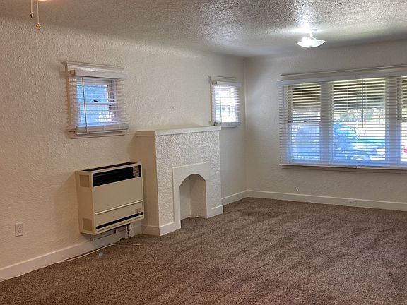 2nd image of 900-904 N Termino Ave #900