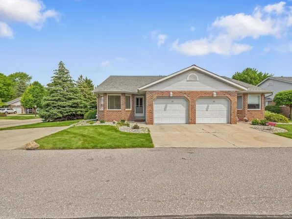 22 Wilshire Dr, Frankenmuth, MI 48734