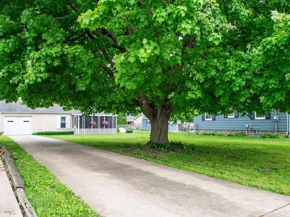 152 Brookview Rd, East Peoria, IL 61611