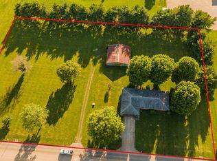 904 Halfway Rd, Marion, IL 62959