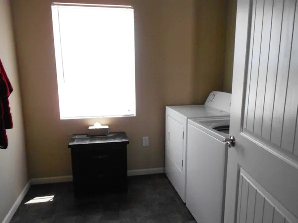 141 W Culton St #D, Warrensburg, MO 64093