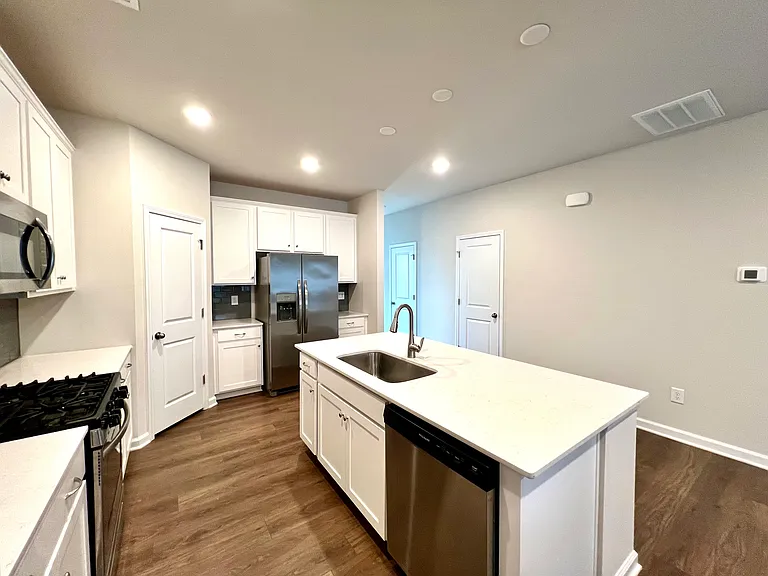 13936 Castle Nook Dr — Photo 4