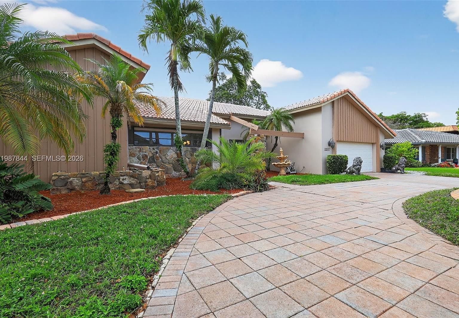 9420 Sea Turtle Ln