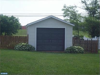 2nd image of 7 Kristen Ct