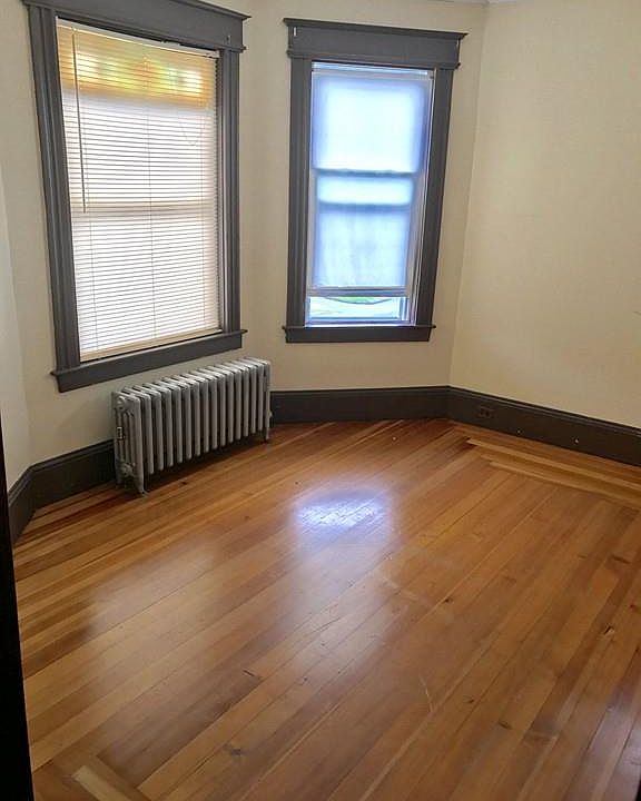 2nd image of 21 Grape St #3