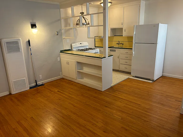 Powell Place — Photo 2