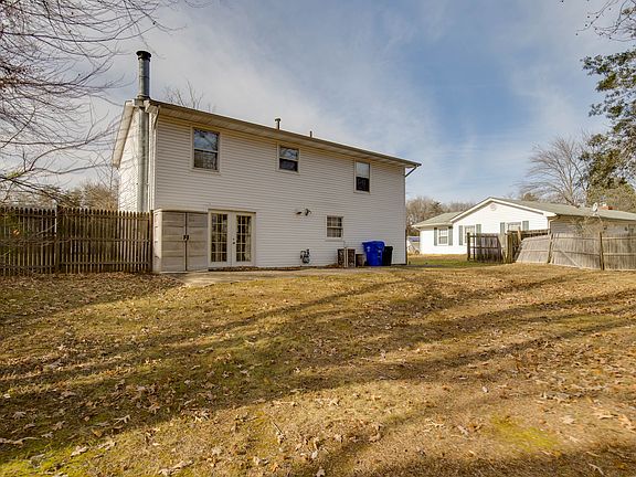 4th image of 761 University Dr
