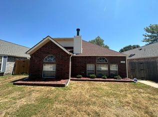 2124 Lakecrest Dr, Moore, OK 73170