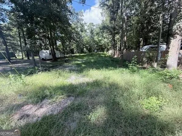541 Dogwood Ln, Midway, GA 31320