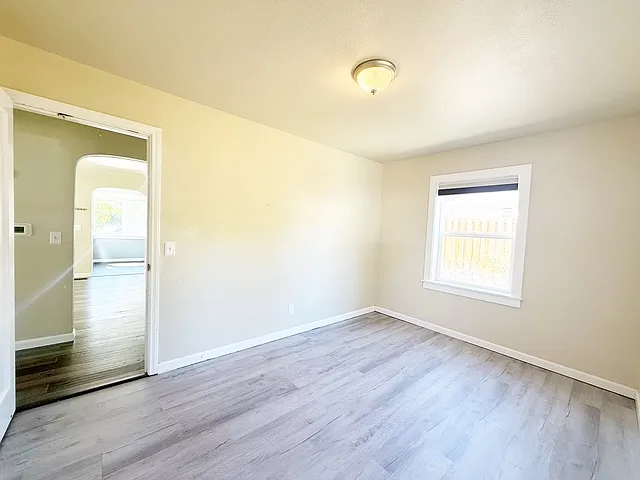 821 S Summit Ave — Photo 15