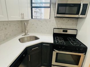 698 10th Ave #4C, New York, NY 10019