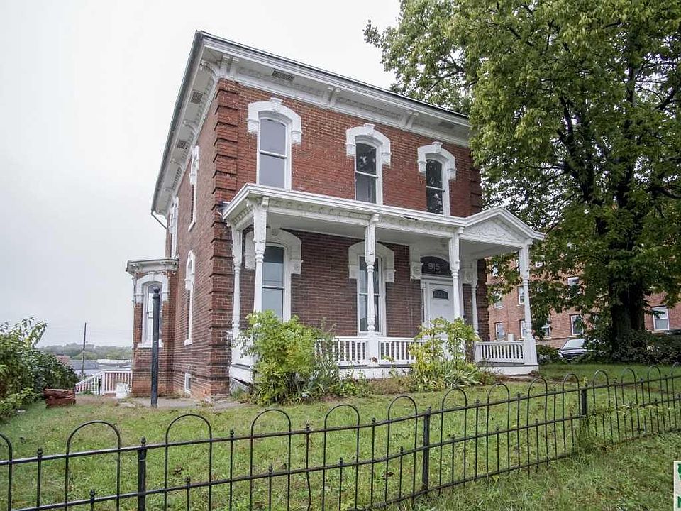 1st image of 915 Douglas St