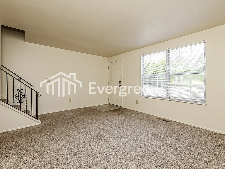 8203 Mount Carmel St — Photo 5