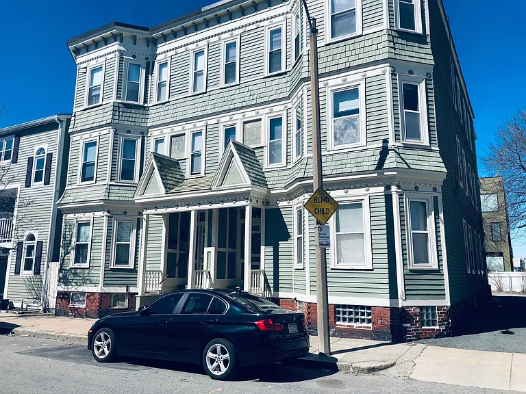 608 E 2nd St #1 — Photo 9