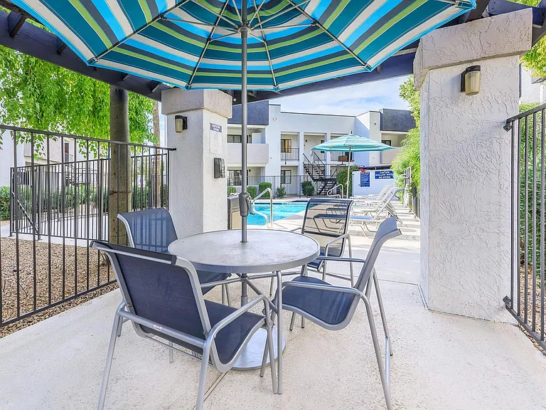 Sun Creek Apartments — Photo 14
