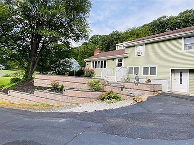 5 Pinewood Rd, East Granby, CT 06026 | Zillow