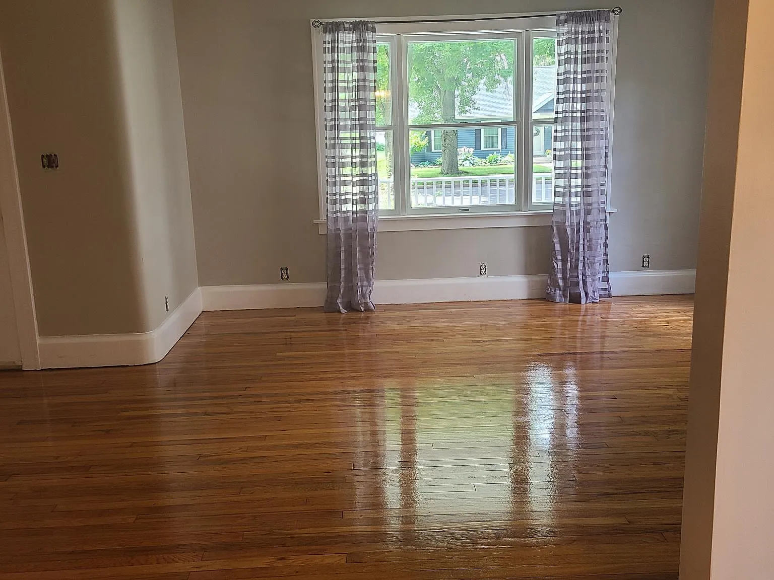 1114 N Madison St — Photo 4
