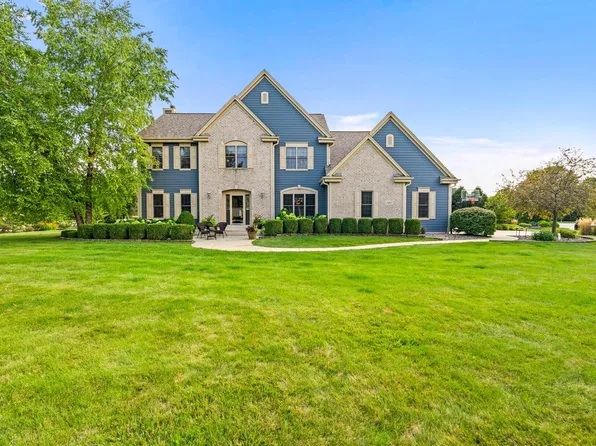 5461 West Harvard DRIVE, Franklin, WI 53132