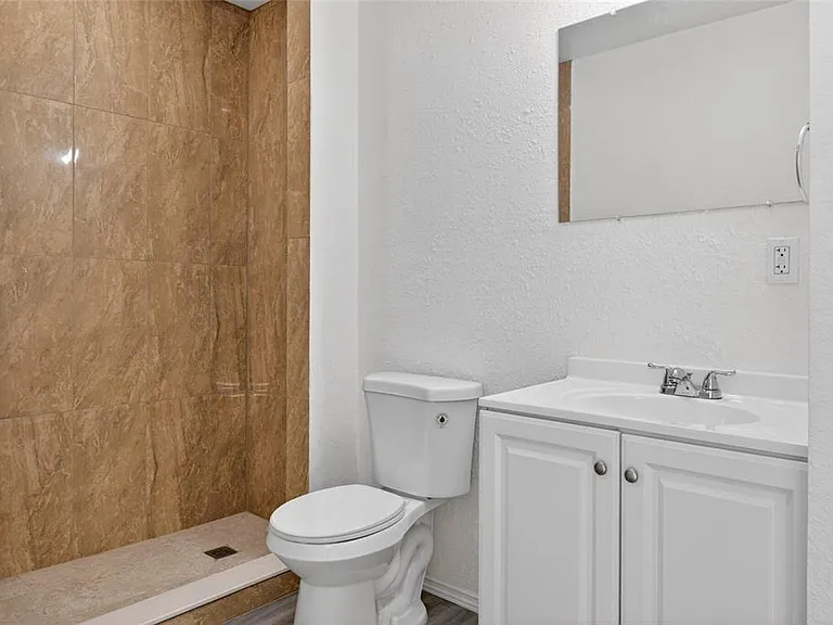 536 Royal Palm Dr — Photo 4