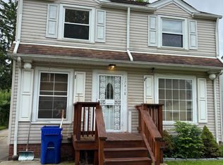 17418 Biltmore Ave, Cleveland, OH 44128
