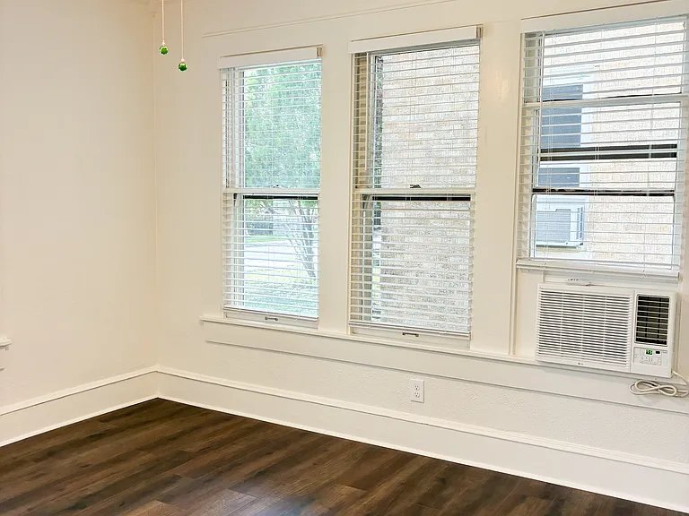 416 E Dewey Pl #2 — Photo 16