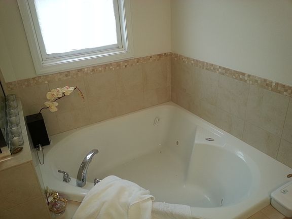 4th image of 6116 S Dorchester Ave APT 2
