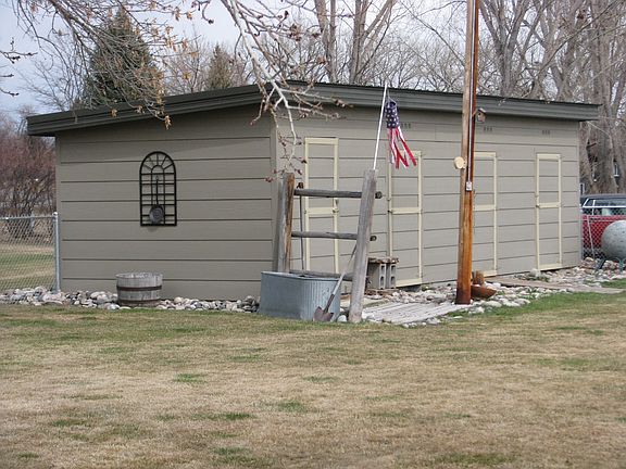 3-stall horse barn & Tack RM