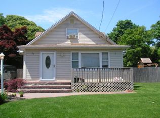 30 Roosevelt Ave, Nesconset, NY 11767