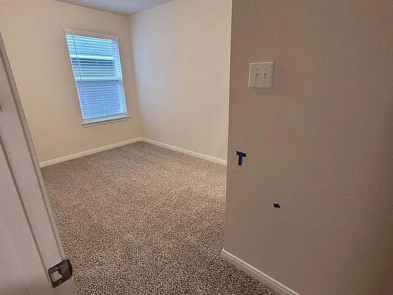 803 Hollyhock Dr — Photo 10
