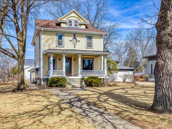 32 W New York Ave, Oshkosh, WI 54901