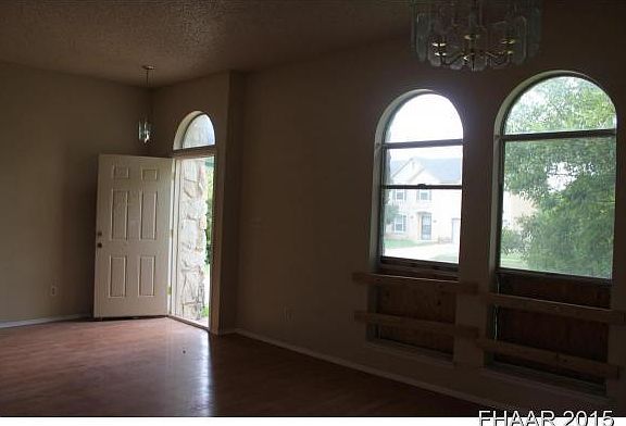 3rd image of 5013 White Rock Dr