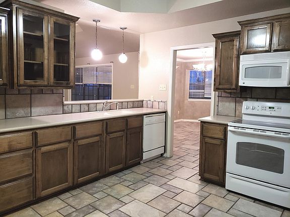 2nd image of 206 Cody Ln
