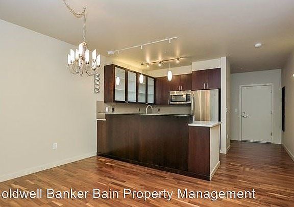 4th image of 3104 Western Ave Unit 316