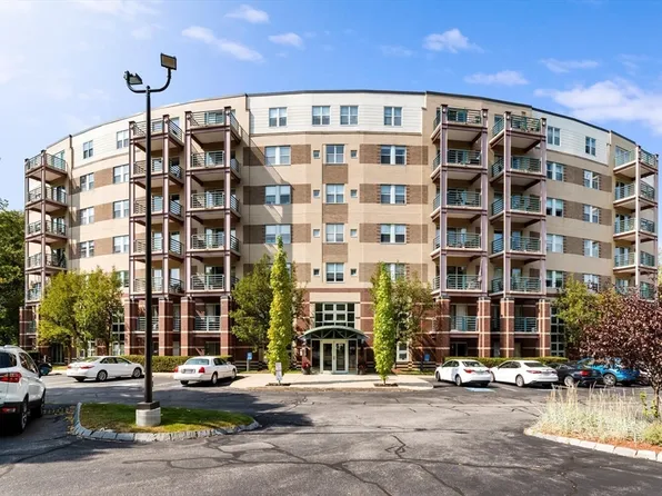 273 Cambridge Rd APT 607, Woburn, MA 01801