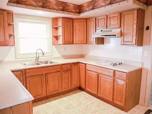 5th image of 610 N Dan Patch Dr