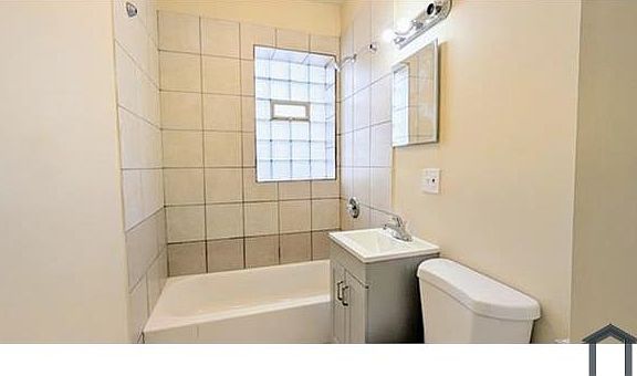 3rd image of 1301 S Avers Ave APT 3