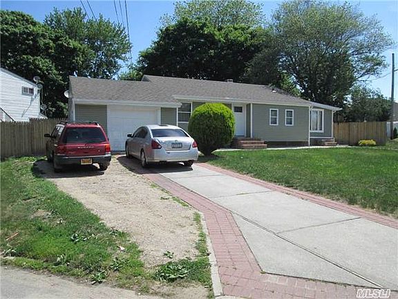 3rd image of 119 Timberline Dr