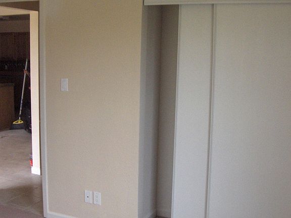 5th image of 138 Kathlyn Ln #A